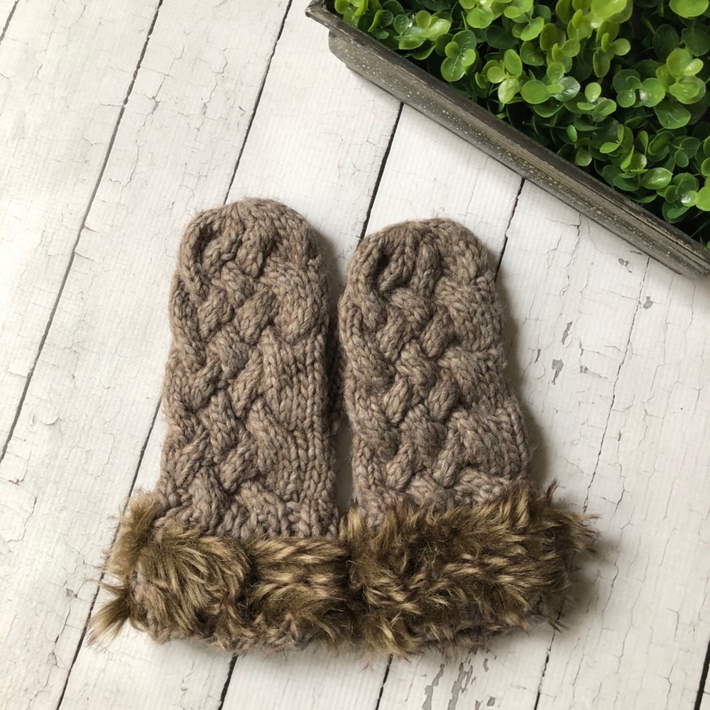 Vincent Pradier Sweater Mittens with fake fur trim